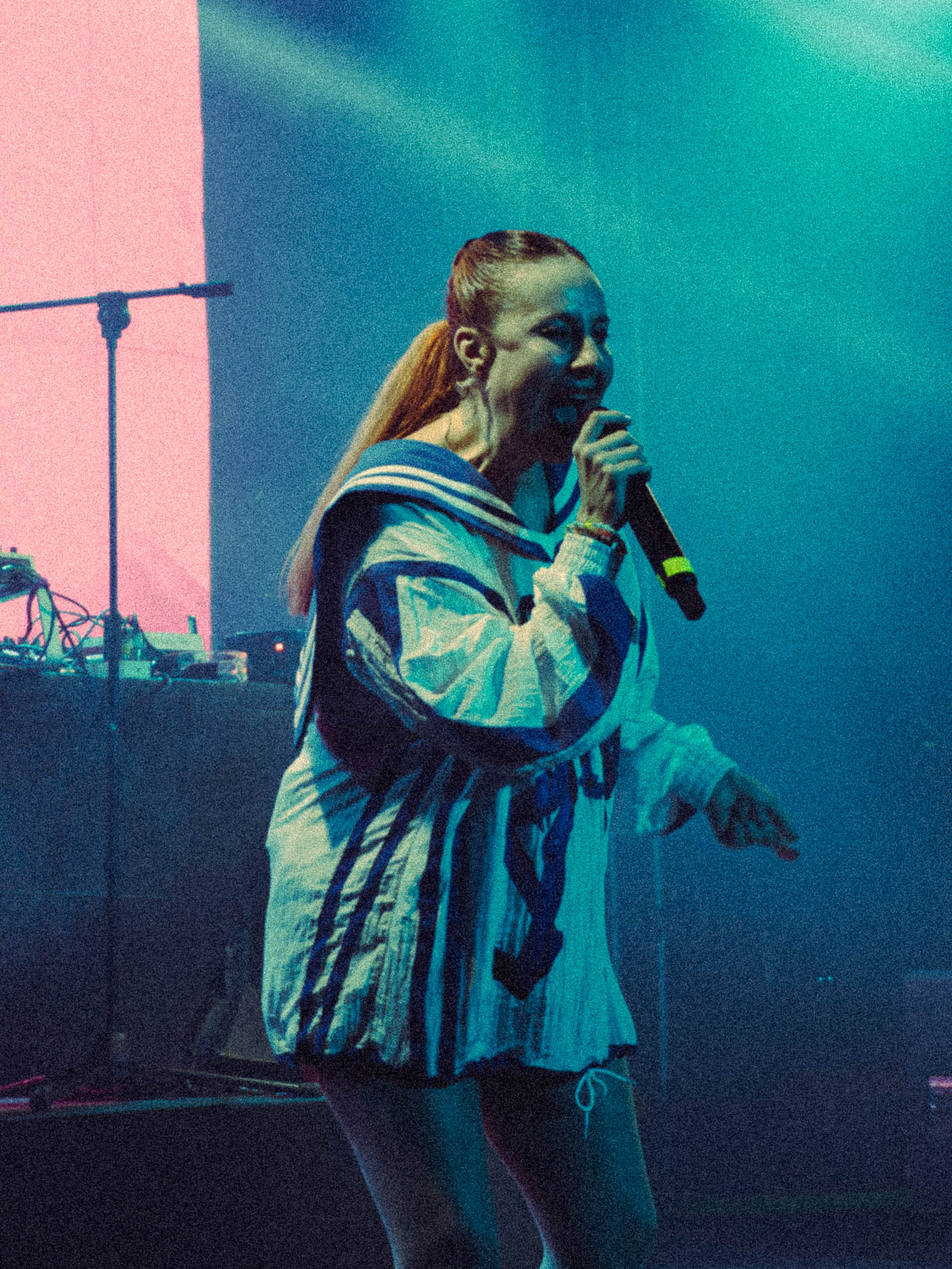 María Daniela y Su Sonido Lasser durante el concierto, fotografía 12 de 14.