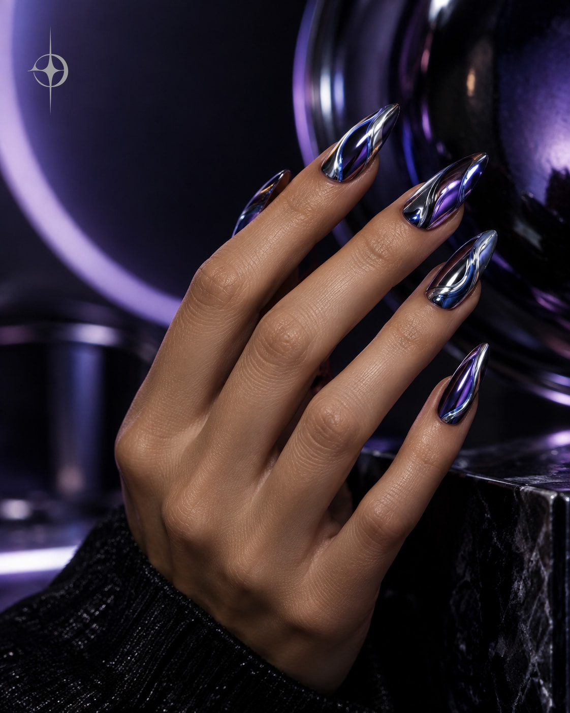 Editorial de uñas cromadas OKAME Nails